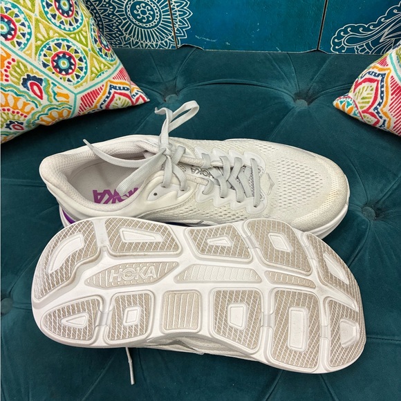 Hoka Women's Gray Running Shoes with Blue and Purple Accents - Picture 4 of 4